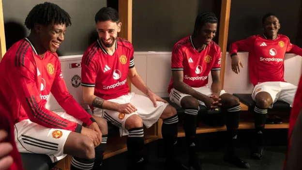 Manchester United Reveals 2025-26 Home Kit Inspired by Old Trafford