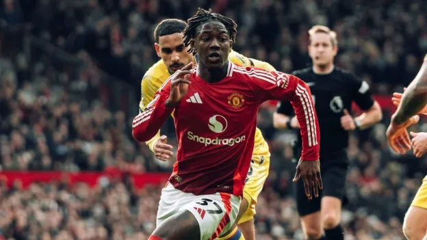 Manchester United's Mainoo Experiment Highlights Lack of Striker Options