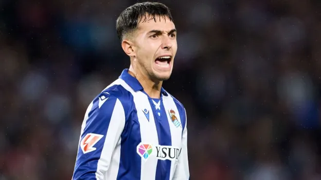 Martin Zubimendi Discusses Future Amid Arsenal Links and Idolizing Xabi Alonso