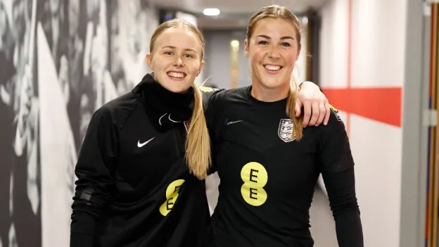 Mary Earps' Book Sparks Controversy with Ex-England Teammate Hannah Hampton