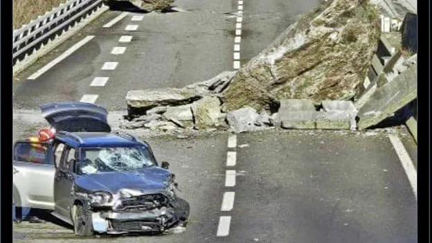 Massive Traffic Jams in French Alps as Boulders Block Highway