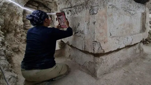 Maya Altar Built by Teotihuacán: Archaeological Discovery
