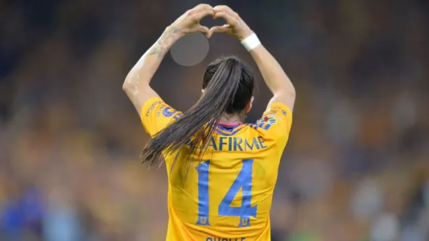Mexican Soccer Star Lizbeth Ovalle Signs World-Record Deal with Orlando Pride