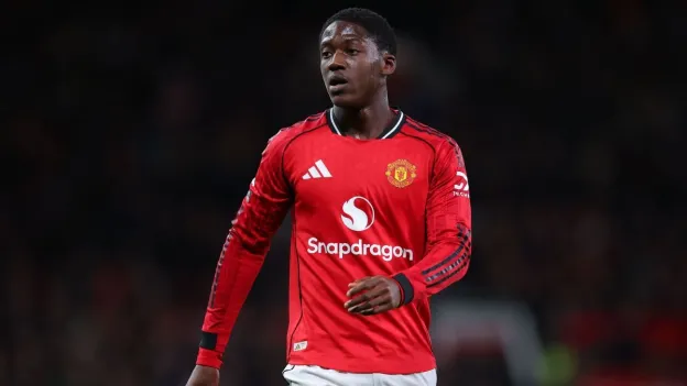 Napoli Pursuing Manchester United's Kobbie Mainoo in January Transfer Window