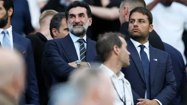 Newcastle Boss Eddie Howe Uncertain about Alexander Isak's Future Amid Chairman's Visit