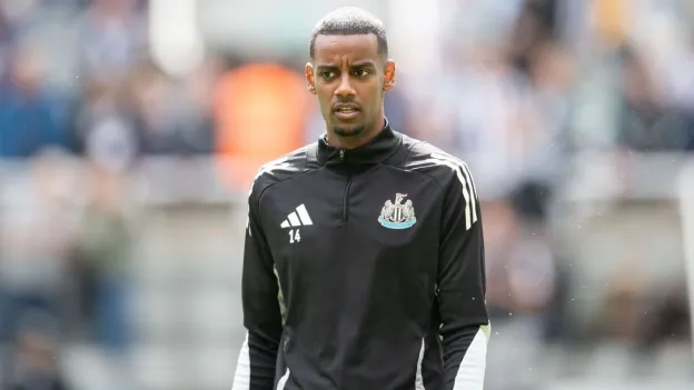 Newcastle Manager Eddie Howe Provides Update on Alexander Isak's Situation