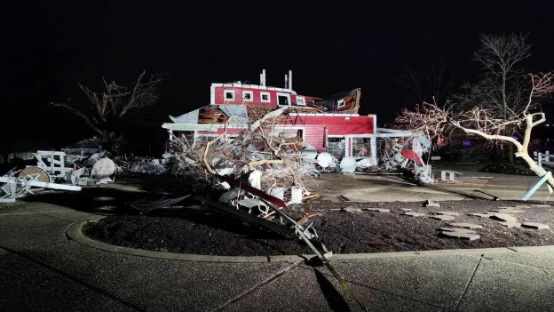 Over 30 Dead in US Tornadoes, Thousands Without Power