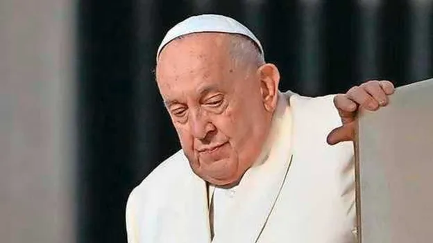 Pope Francis Has Quiet Night at Hospital, Vatican Says