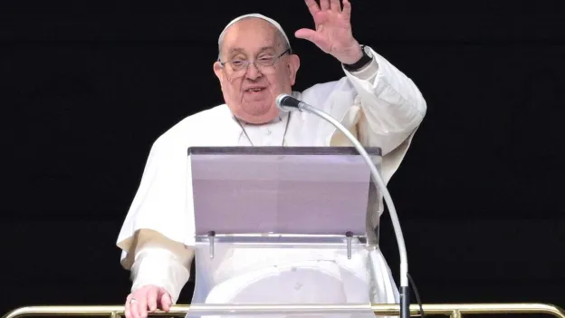 Pope's Condition Complicated, Extending Hospital Stay
