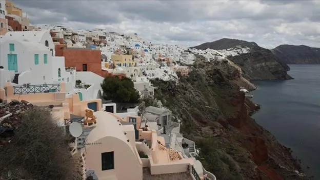 Preparation for Earthquakes in Santorini: Construction of a Port