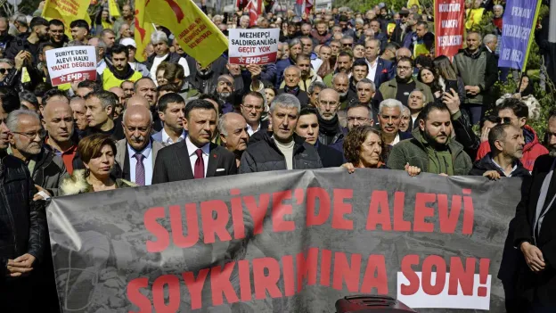 Protests in Turkey Against Slaughter of Syrian Alawites and Christians