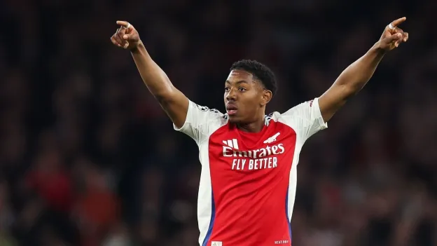 Real Madrid Interested in Arsenal's Lewis-Skelly, Liverpool Pursues Ekitike