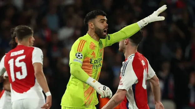 Real Madrid Target Arsenal's David Raya in Shock Transfer Move
