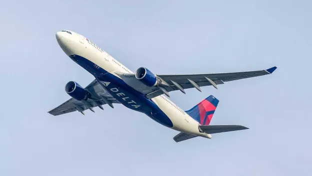Russian Woman Takes Flight from New York to Paris Without Ticket or Passport: Faces Up to Five Years in Prison
