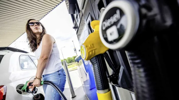 Shell Considering BP Takeover, Awaits Lower Oil Prices