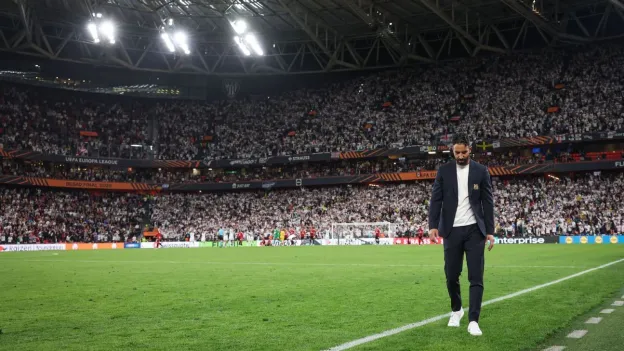 Should Manchester United Keep or Replace Manager Ruben Amorim?