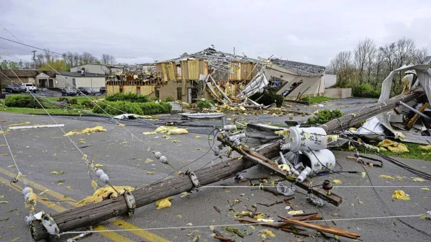 Sixteen Dead in US Severe Weather
