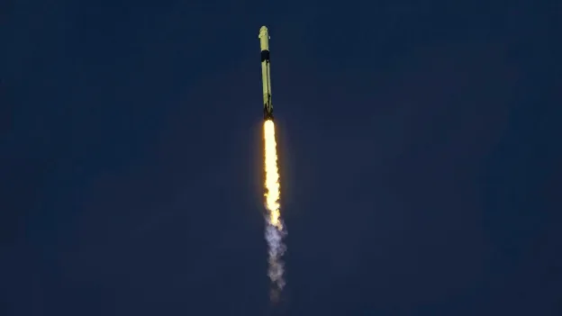 SpaceX Capsule Reaches ISS Stranded Astronauts