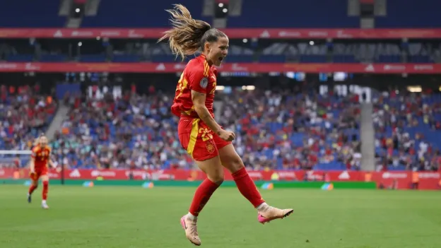 Spain's Clàudia Pina Shines in UEFA Women's Nations League Win Against England