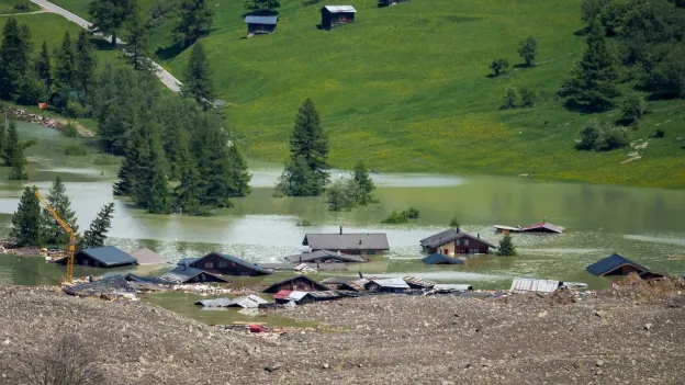 Swiss Villages Prepare for Evacuation Due to Avalanches