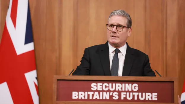 UK Counterterrorism Police Investigate Fire at Starmer's House