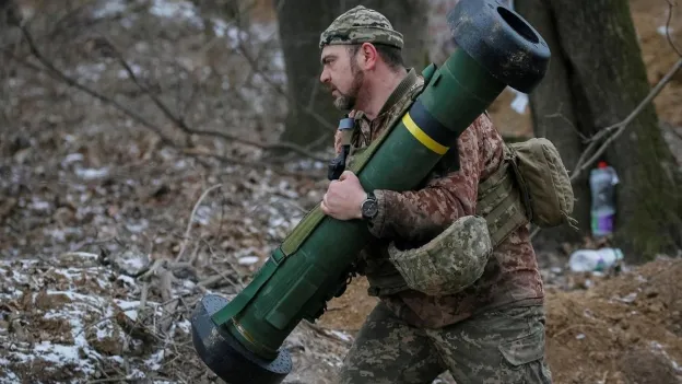 US Allegedly Halts Arms Sales to Ukraine