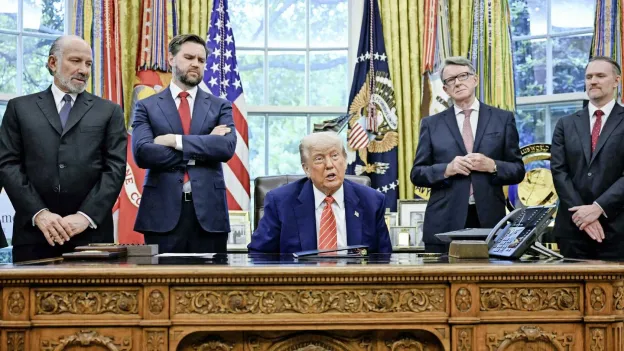 US-UK Trade Deal Raises Concerns for Netherlands, Trump Defends 10% Import Tariff