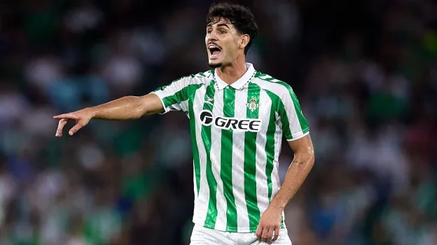 USA Betis' Johnny Cardoso Confident Amid Tottenham Links