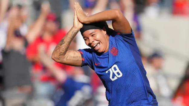 USWNT Forward Mia Fishel in Talks with NWSL Clubs for Summer Transfer