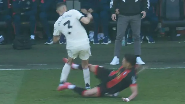 VAR Review: Controversial Decisions in Bournemouth vs. Man United Clash