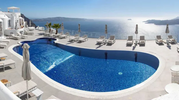 Warning for Holidaymakers in Greece: Possible Sewage Water in Pools Due to New Regulation