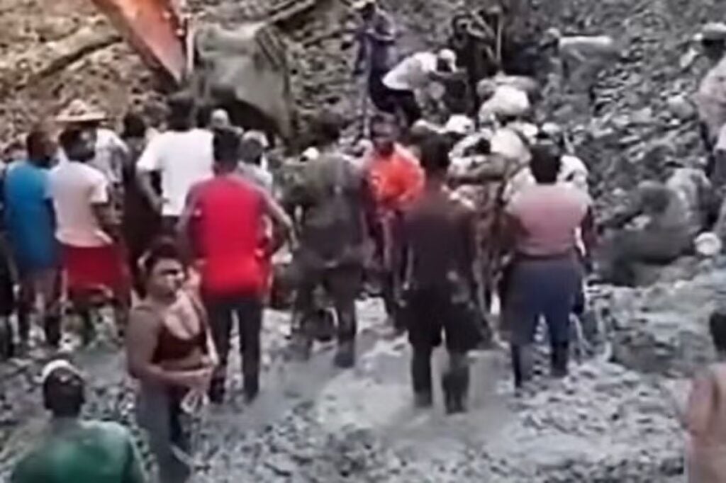 Between nine and 20 reported dead and about 30 feared trapped after gold mine collapse in south-west Colombia